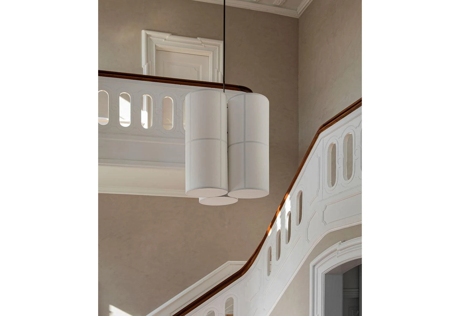 Menu Hashira Cluster Pendant Lamp 5 Menu Hashira Cluster Pendant Lamp - Image 3